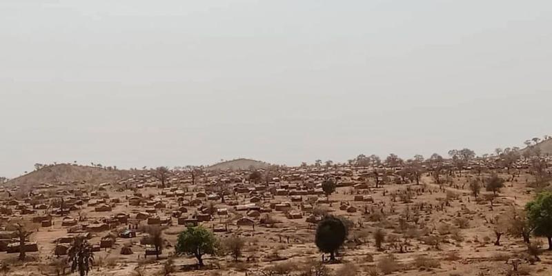 Families in the Kordofan region are living in handmade dwellings scattered across the dry region awaiting the rainy season. Roads will soon be impassable. 