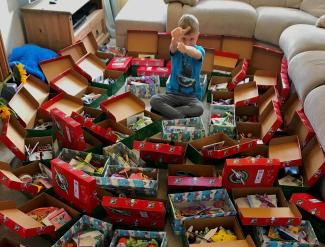 Arthur and his shoebox gifts