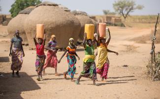 Refugees with access to clean and safe drinking water