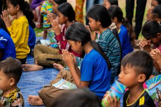 God is using the power of prayer and the message of the Gospel of Jesus Christ to transform children throughout Cambodia—and the world!—through the ministry of Operation Christmas Child, a project of Samaritan’s Purse.