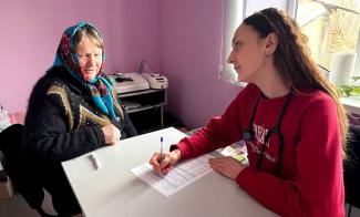 Hanna, a Ukrainian widow who lives near the frontlines, visits a Samaritan’s Purse Mobile Medical Unit. She is especially grateful for the care provided closer to home because she is too old to make the arduous trip to the city to visit a doctor or pharmacy.