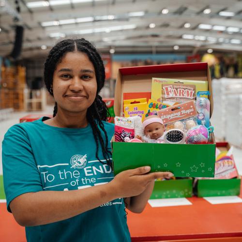 Send a pre-packed shoebox | Samaritans Purse